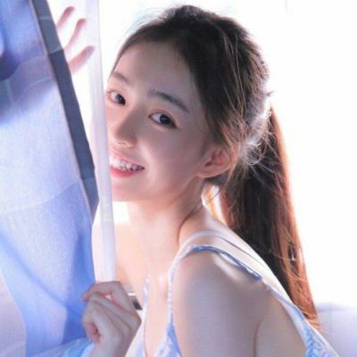 乌无人机投弹砸中俄士兵头盔被弹开
