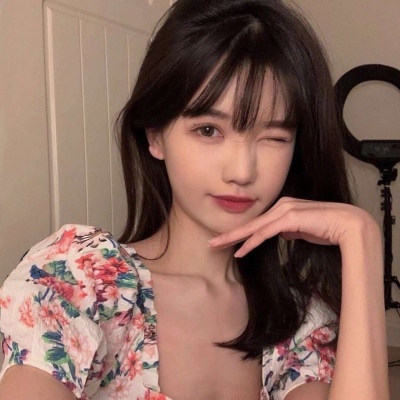 美国女子拍下老公用枪打死自己视频