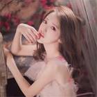 张一山女友被曝光是宋妍霏，网友晒出实锤图，两人光明正大秀同款？